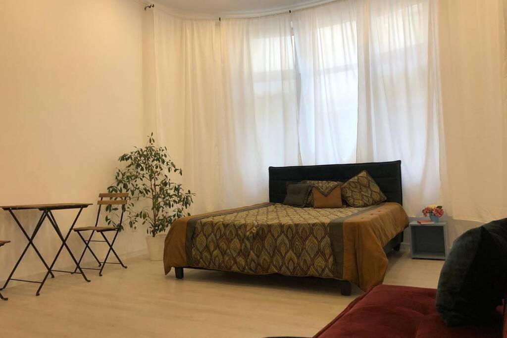 Outstanding 3Br Ultracentral Cityview Balcony Aaa Apartment Bukares Bagian luar foto