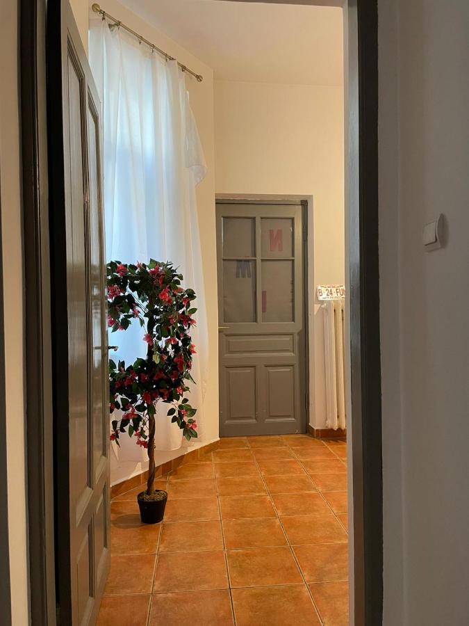 Outstanding 3Br Ultracentral Cityview Balcony Aaa Apartment Bukares Bagian luar foto